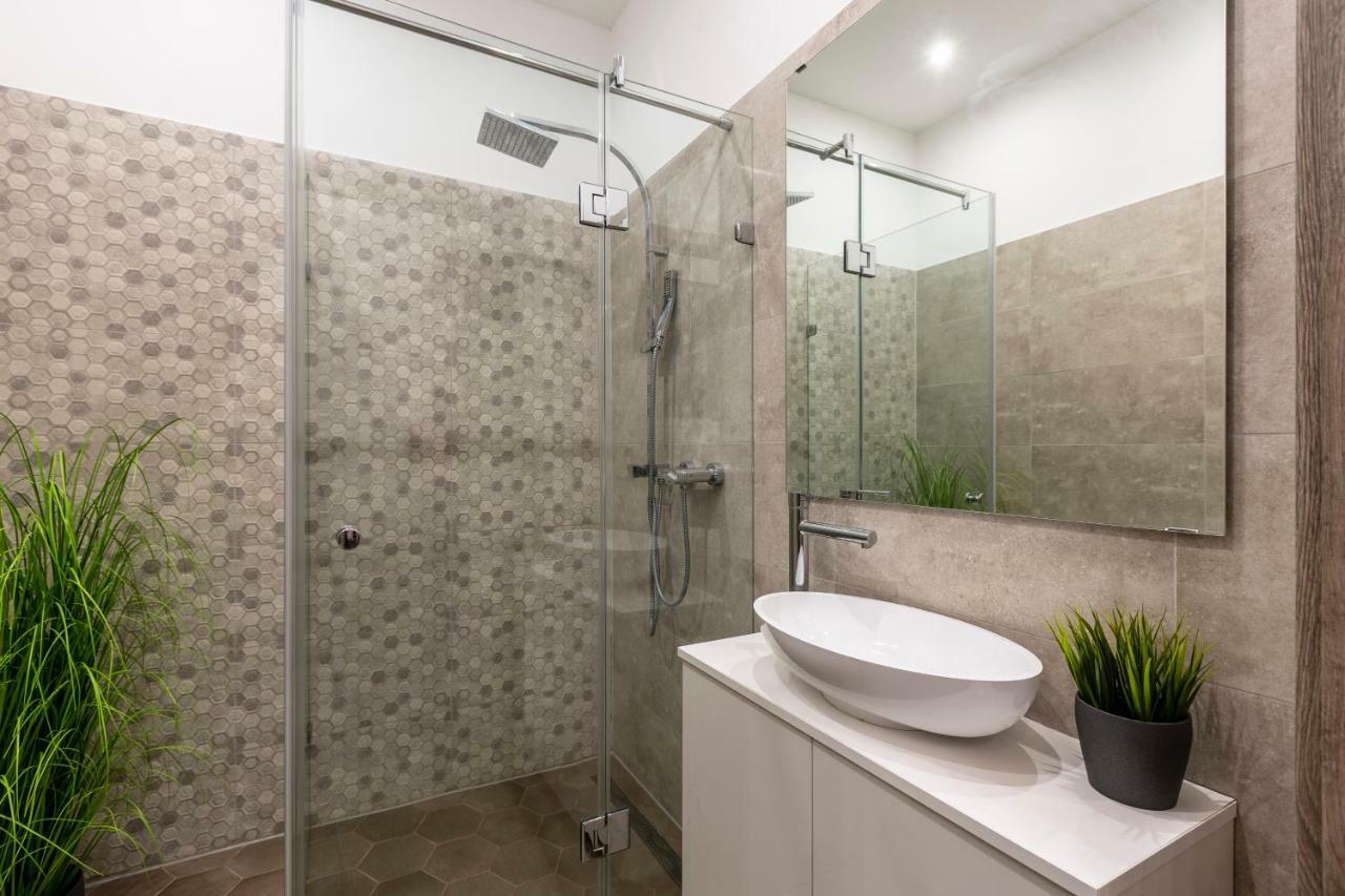 בודפשט Deluxe Downtown Home 2 Bedrm, 2 Bathrm מראה חיצוני תמונה