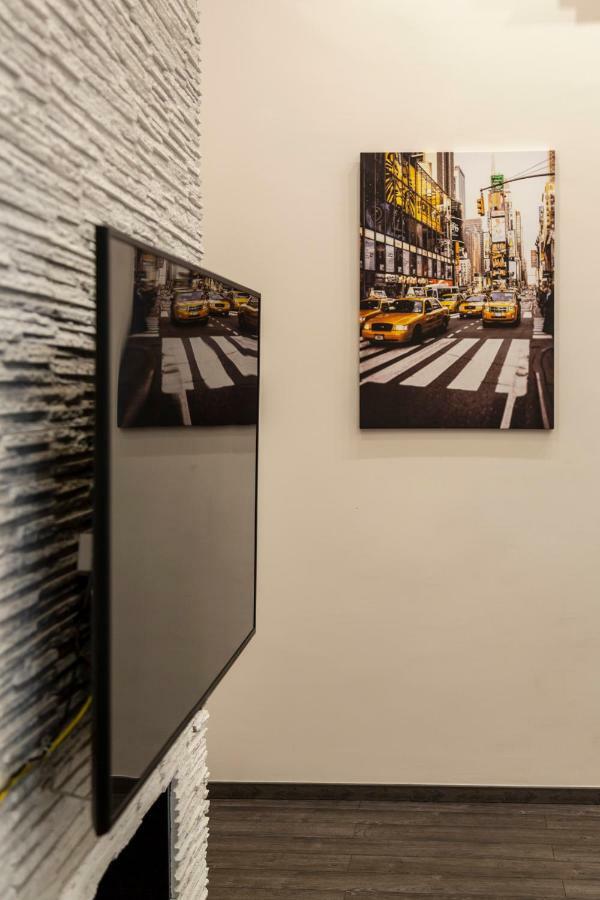 בודפשט Deluxe Downtown Home 2 Bedrm, 2 Bathrm מראה חיצוני תמונה
